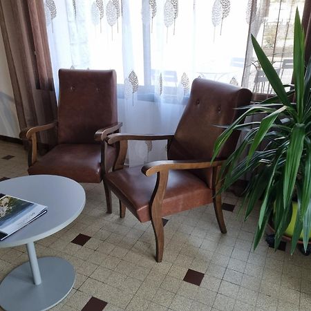לינה וארוחת בוקר Barjac  Au Pont De La Gineze מראה חיצוני תמונה