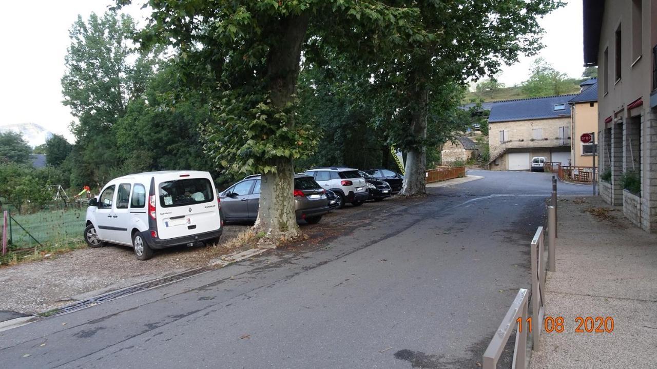 לינה וארוחת בוקר Barjac  Au Pont De La Gineze מראה חיצוני תמונה